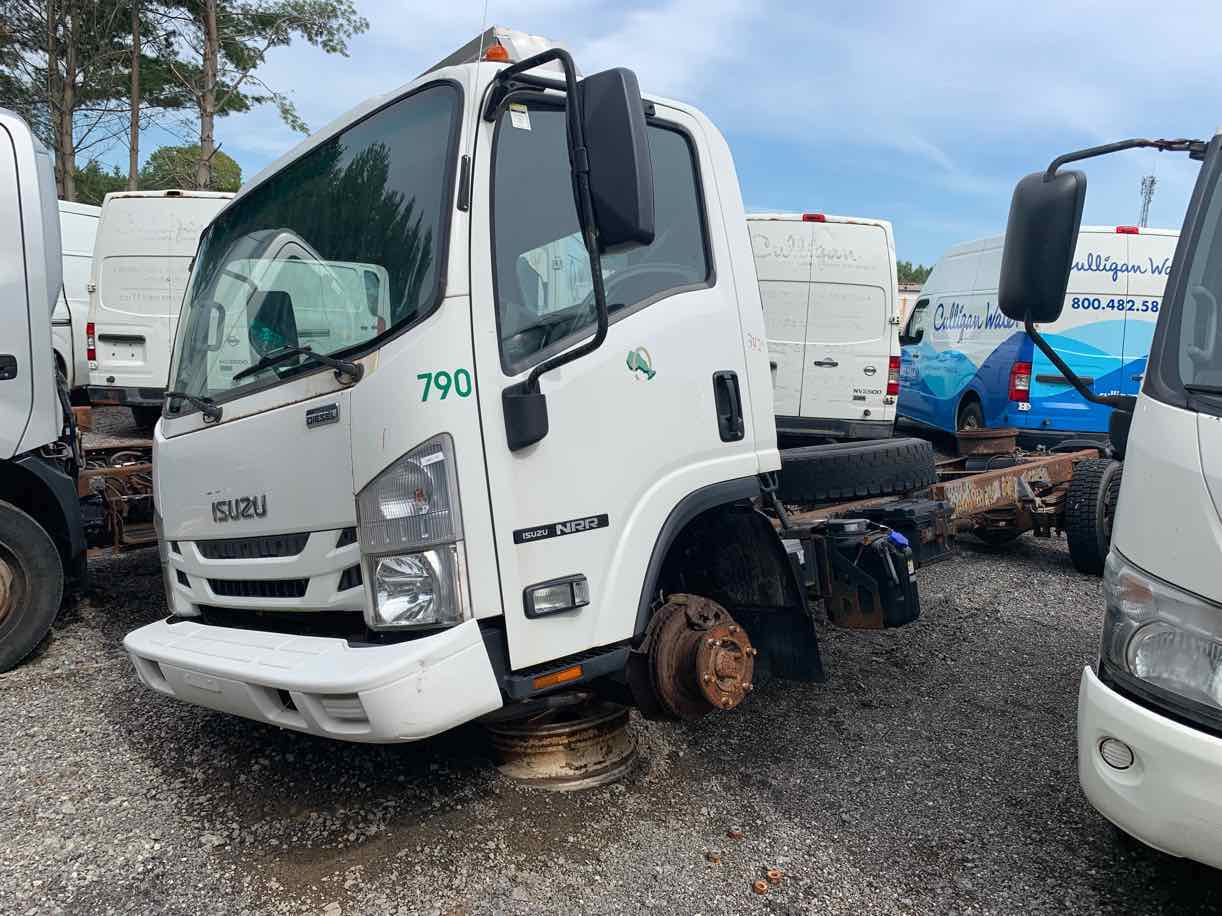 . Isuzu NRR, 2017, 5.2L, AutoT-HydrB, Cab & Chassis, parting, NW10#3421 - Image 2