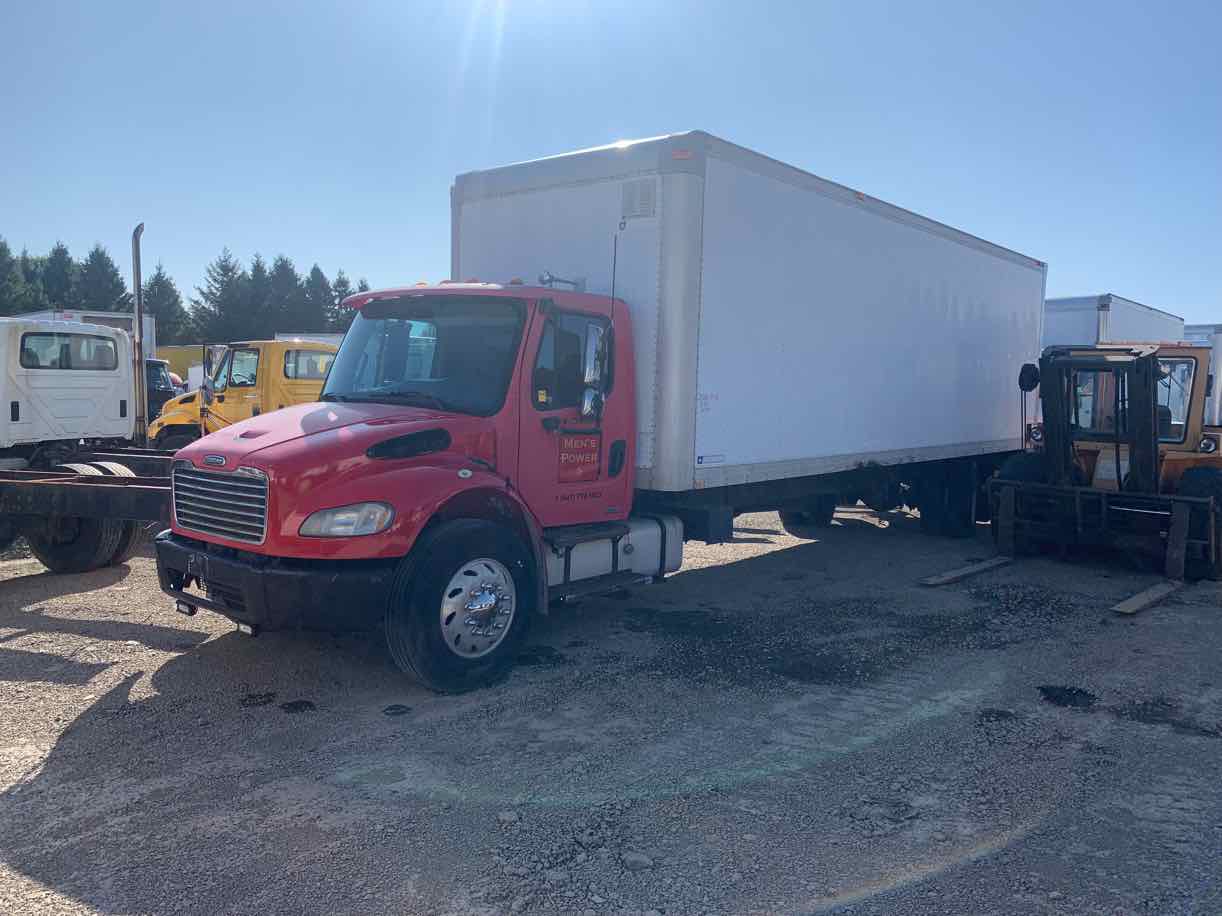 . Freightliner M2, 2007, CAT 7.2L, ManT-AirB, red, 28ft Box, 91in Door, NE7c#3918 - Image 2