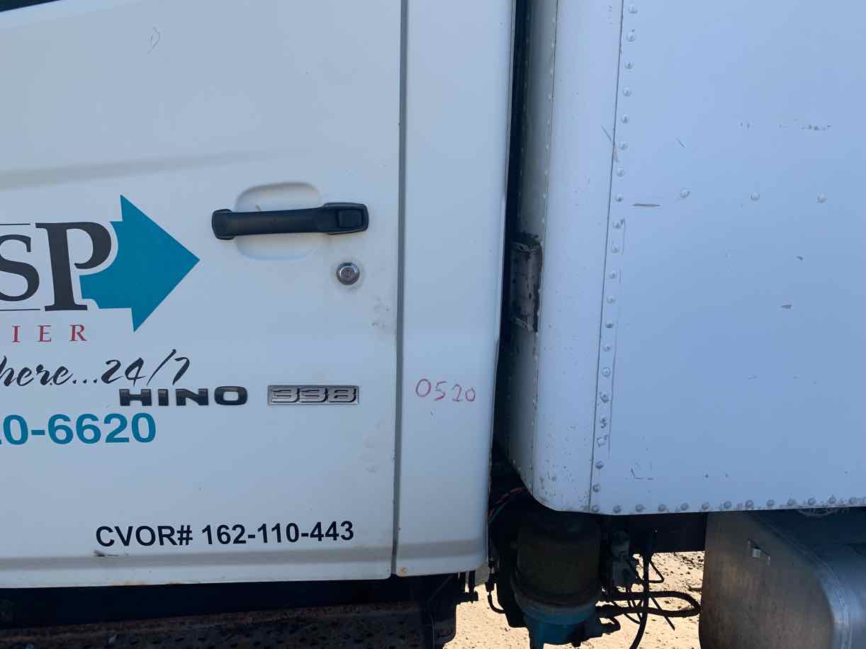 . Hino 338, 2005, 7.6L, Air B, 60in Sleeper, 24ft Box, 100in Door, 102in W, Tailgate, NE6c#0520 - Image 19