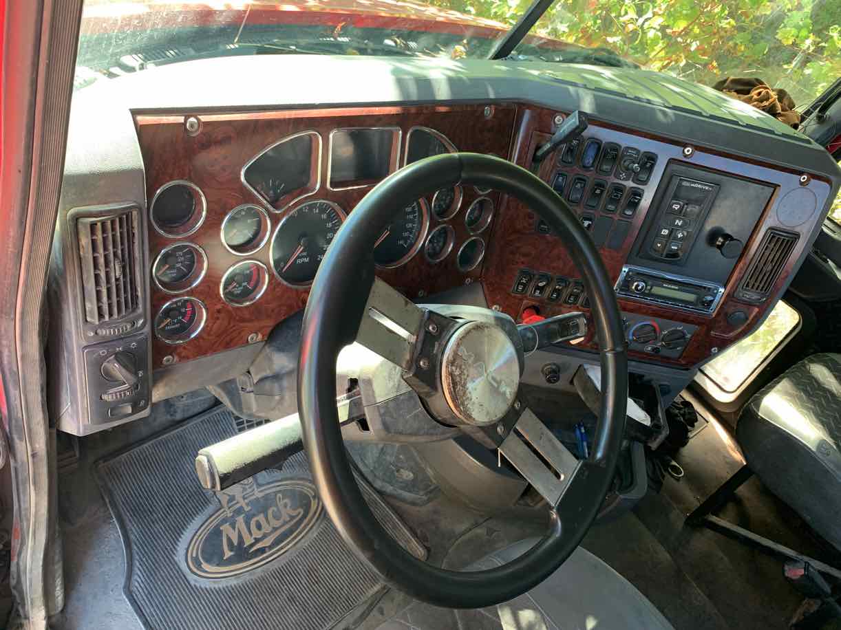 . Mack CUX613, 2012, 12.7L, AutoT-AirB, 6x4 Daycab Tractor, red, NE1w#7820 - Image 7