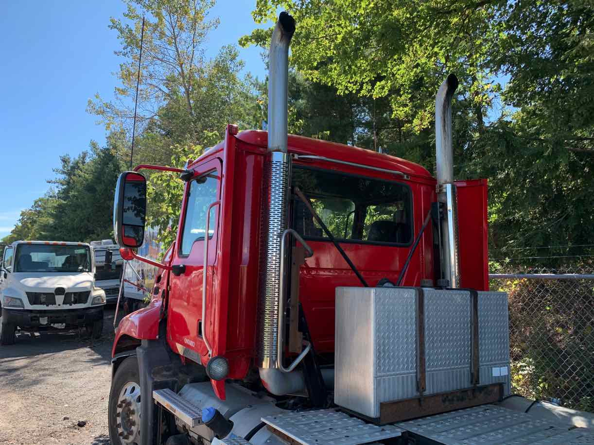 . Mack CUX613, 2012, 12.7L, AutoT-AirB, 6x4 Daycab Tractor, red, NE1w#7820 - Image 2