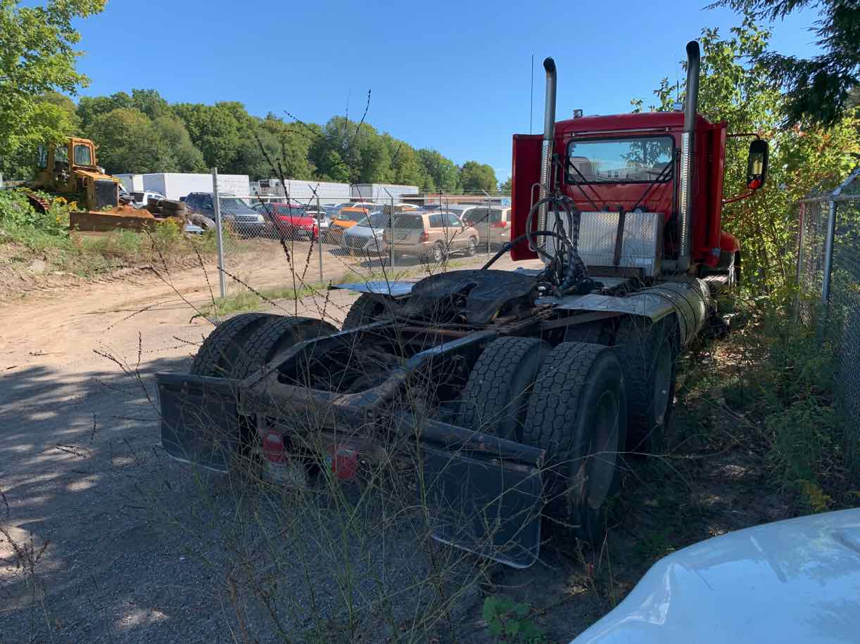 . Mack CUX613, 2012, 12.7L, AutoT-AirB, 6x4 Daycab Tractor, red, NE1w#7820 - Image 4