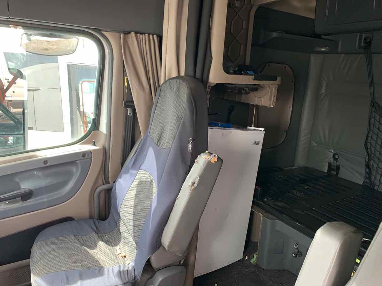 . Freightliner Cascadia, 2017, DD15 14.8L, AT-AB, 6x4 Sleeper Tractor, NE3c#7412 - Image 12