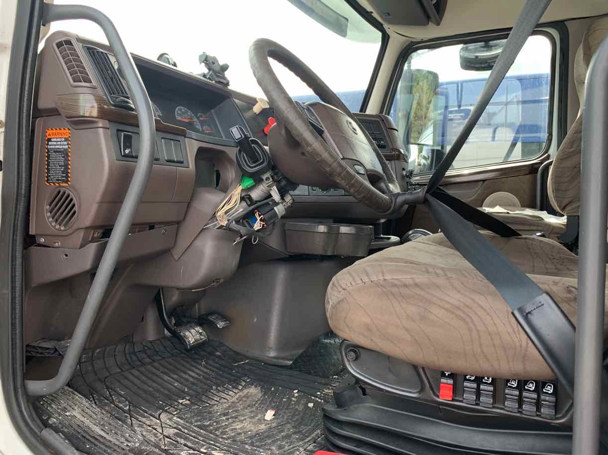 . Volvo VNL, 2013, 12.8L D13, AT-AB, 6x4 Daycab Tractor, NE3c#4798 - Image 8
