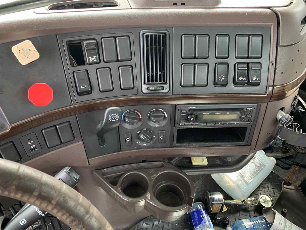 . Volvo VNL, 2013, 12.8L D13, AT-AB, 6x4 Daycab Tractor, NE3c#4798 - Image 12