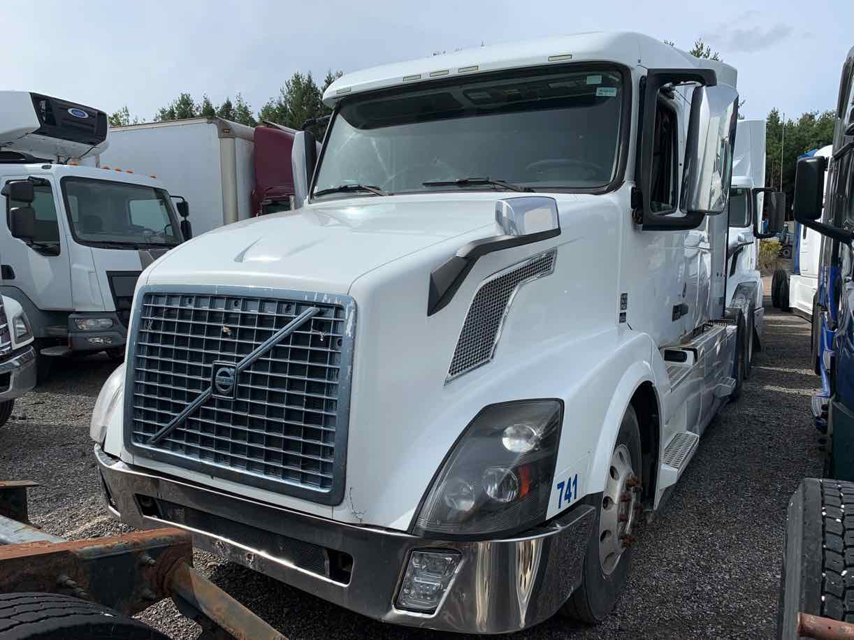 . Volvo VNL, 2014, 12.8L D13, AT-AB, 6x4 Sleeper Tractor, NE3c#9321