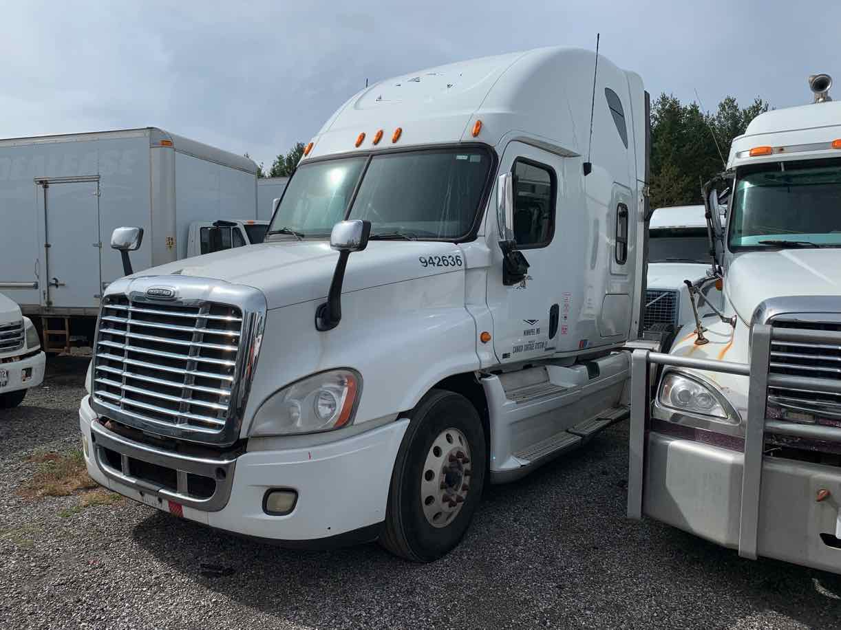 . Freightliner Cascadia, 2011, 14.8L DD15, AT-AB, 6x4 Sleeper Tractor, NE3c#5625