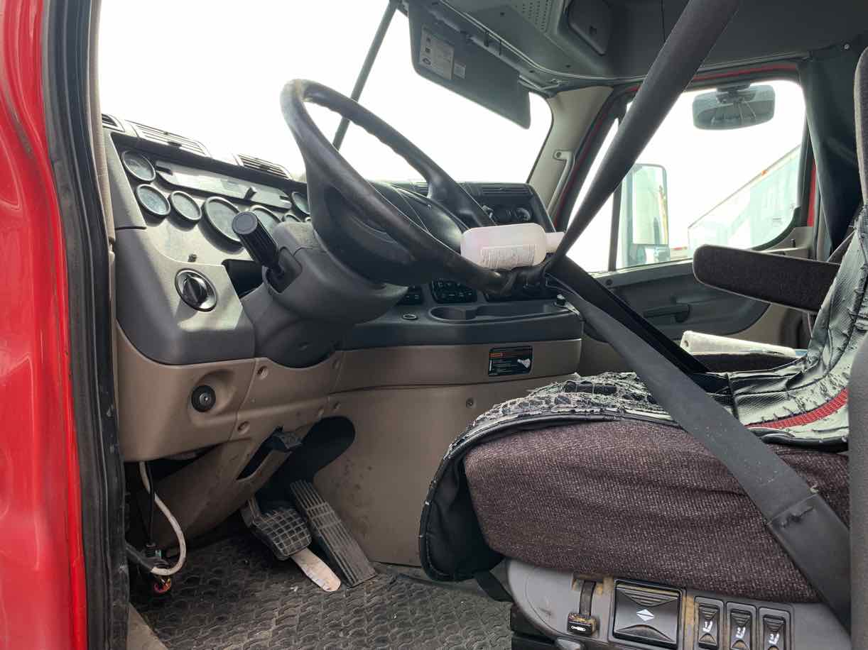 . Freightliner Cascadia, 2011, 14.8L DD15, AT-AB, 6x4 Sleeper Tractor, NE3c#5625 - Image 10