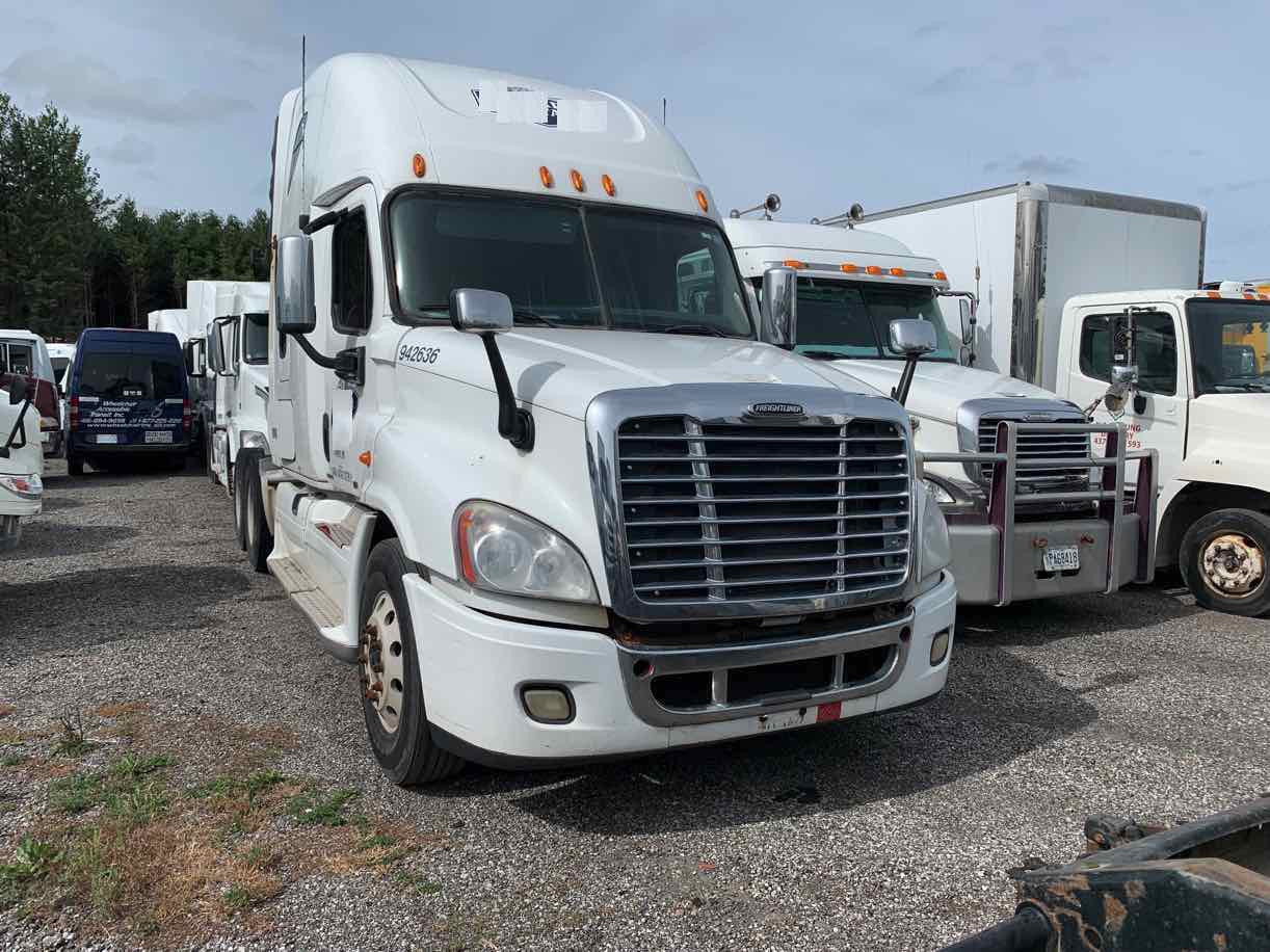 . Freightliner Cascadia, 2011, 14.8L DD15, AT-AB, 6x4 Sleeper Tractor, NE3c#5625 - Image 3