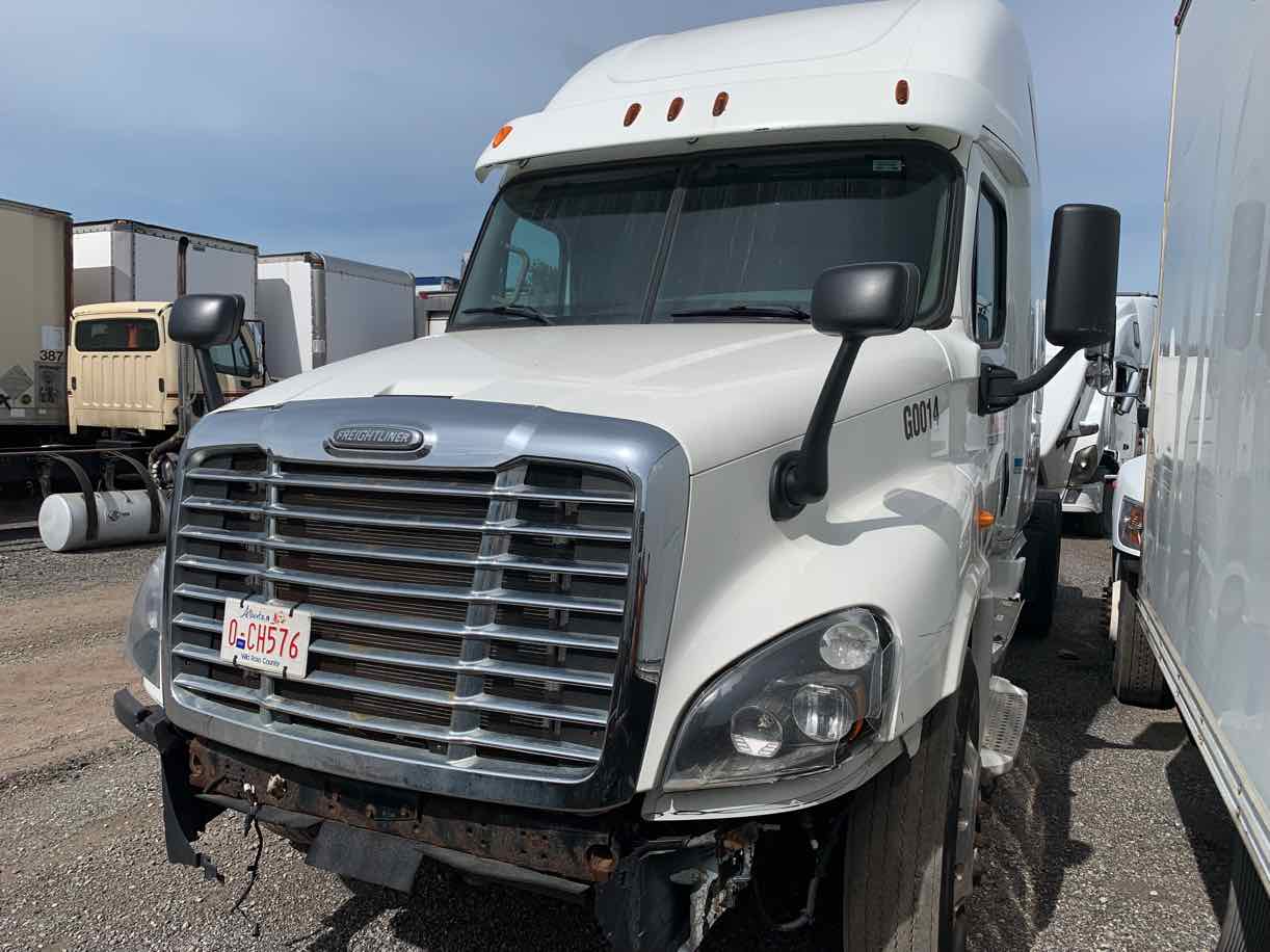 . Freightliner Cascadia, 2014, 14.8L DD15EV, AT-AB, 6x4 Sleeper Tractor, NE4c#0831