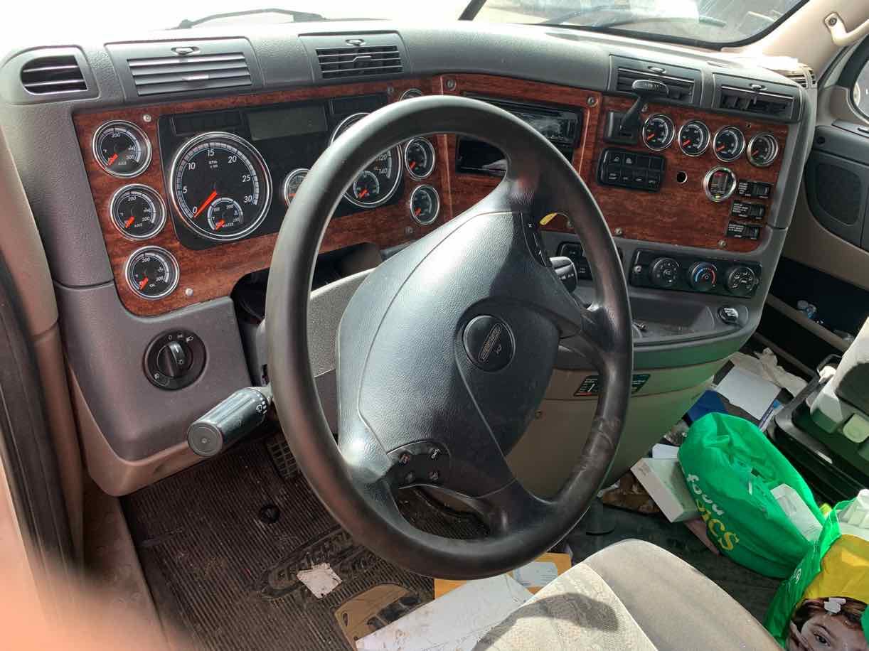 . Freightliner Cascadia, 2014, 14.8L DD15EV, AT-AB, 6x4 Sleeper Tractor, NE4c#0831 - Image 8