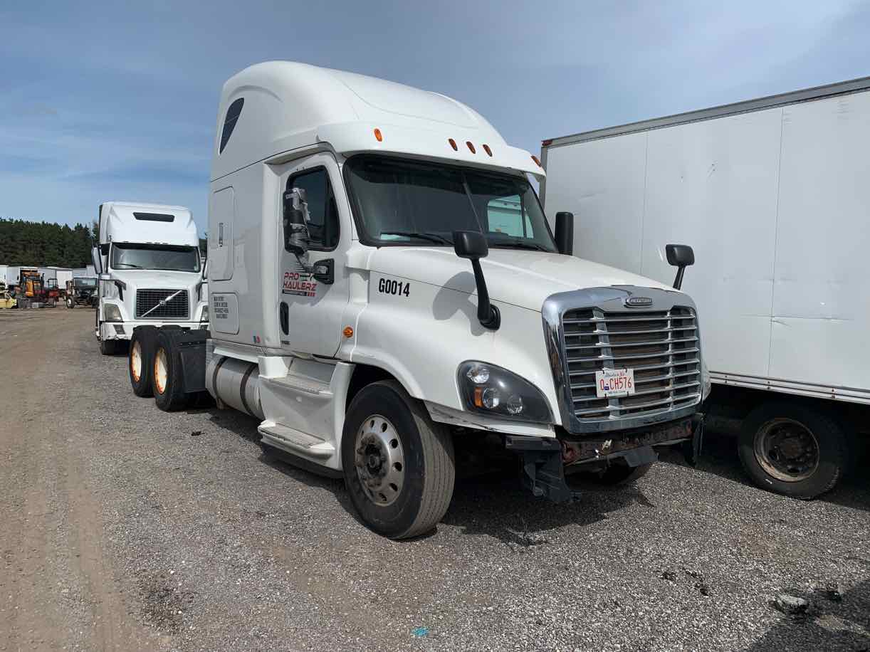. Freightliner Cascadia, 2014, 14.8L DD15EV, AT-AB, 6x4 Sleeper Tractor, NE4c#0831 - Image 3