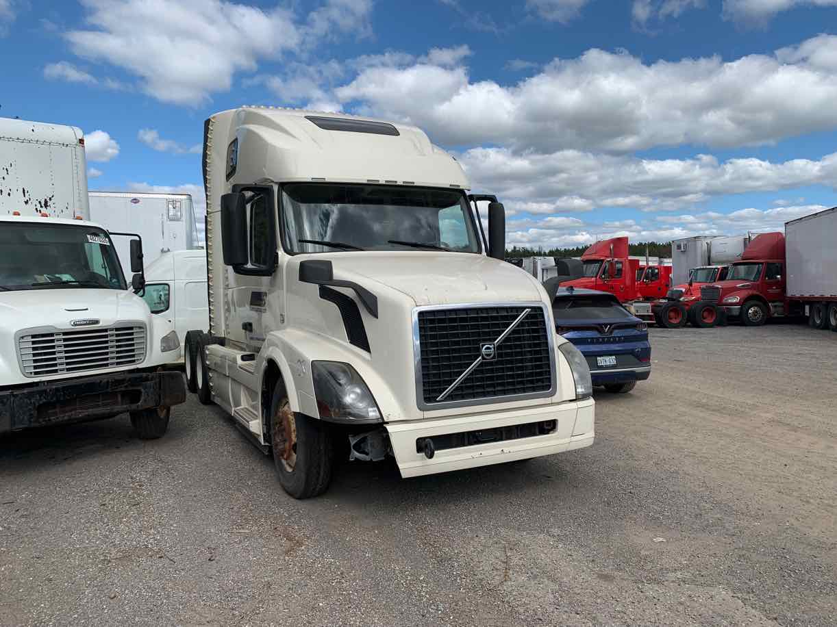 . Volvo VNL, 2016, 12.8L D13, AT-AB, 6x4 Sleeper Tractor, NE2w#7473 - Image 2